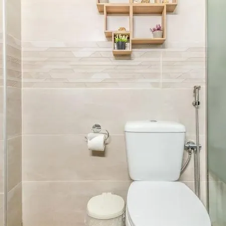 Relaxing Stonehouse Kamara With Jacuzzi Case de vacanță *
