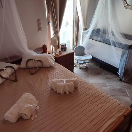 Relaxing Stonehouse Kamara With Jacuzzi Case de vacanță